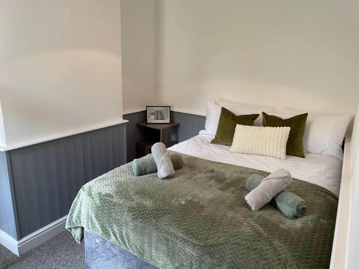Comfy Home For Contractors And Families With Free Parking - Sage View 奥尔德肖特 外观 照片