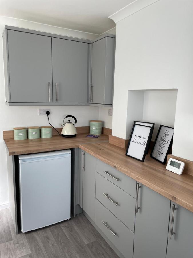 Comfy Home For Contractors And Families With Free Parking - Sage View 奥尔德肖特 外观 照片